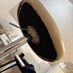 サロンやカウンター用に最適！昇降回転スツールの画像