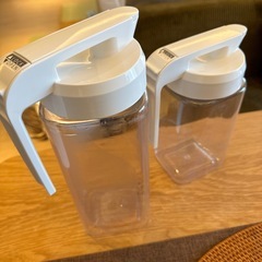 ピッチャー2つの画像