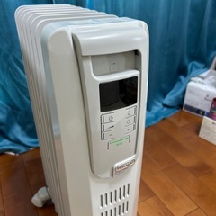 デロンギ　オイルヒーター　KHD410812
の画像
