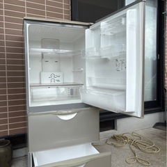 3ドア冷蔵庫の画像