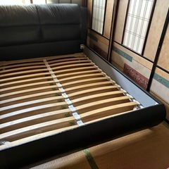ベッドフレームの画像