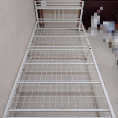 【7/27日引き取り限定】ベッドフレームの画像