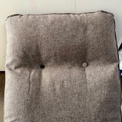 折りたたみ座椅子の画像