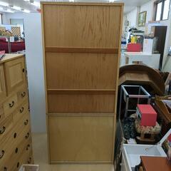 たっぷり収納 クローゼット 木目 左側面に剝がれ箇所あり 【こちらは店舗です。浜村鹿野温泉ICから3分 買取本舗 宮本リサイクル 営業時間9～19時 定休日水曜のみ←連絡できませんm(_ _)m】の画像