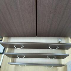 たっぷり収納 クローゼット 木目 左側面に剝がれ箇所あり 【こちらは店舗です。浜村鹿野温泉ICから3分 買取本舗 宮本リサイクル 営業時間9～19時 定休日水曜のみ←連絡できませんm(_ _)m】の画像