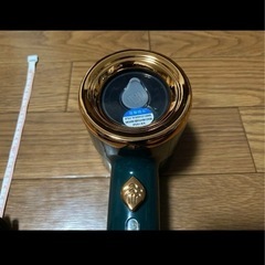 スチームアイロン　グリーン×ゴールドの画像