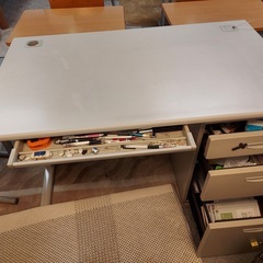 事務机を無料で差し上げますの画像