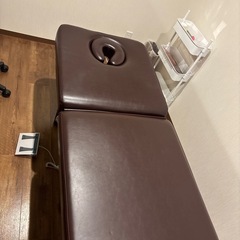 サロン用電動ベットの画像
