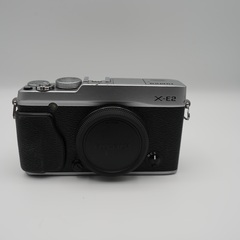 FUJIFILM X-E2（シルバー）＋神レンズ XF23mm F1.4 R｜即撮影OK！の画像