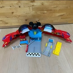 トミカ ミッキーマウスとロードレーサーズ ひろげてあそぼう！ミッキーガレージの画像