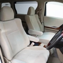 《トヨタ アルファード2.4X》3列シートに嬉しい後方モニター付き📹✨の画像