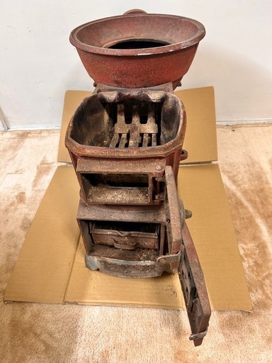 北海道で使用していた　石炭ストーブ　メーカー フクロク（福禄）。発送取引対応します説明文お読みくださいね。７月中に直接のお取引が可能な方のみ、2000円値引きします。 北海道で使用していた 石炭ストーブ メーカー フクロク（福禄）。発送