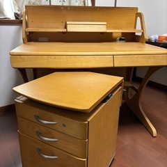 【取引済】カリモク学習机 の画像