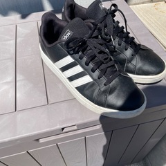adidas スニーカー 27㎝　アディダスの画像