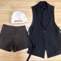 コート ニット 帽子 服の画像