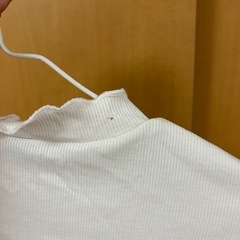 パール付きトップス(新品　シミあり)の画像