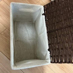 収納かご　蓋付きの画像
