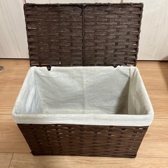 収納かご　蓋付きの画像
