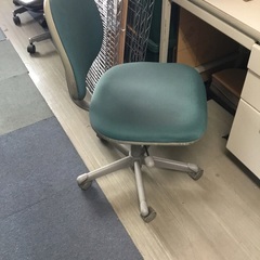 【中古】デスクチェア（計8台/キャスター付き）お譲りします！※問合せ受付7月末まで※の画像