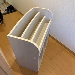 子供絵本棚の画像