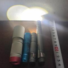 LED懐中電灯4本まとめて電池付き②の画像