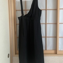 ショルダースカートの画像