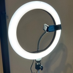 【取引先決定】LEDリングライト付きスマホ三脚スタンドの画像