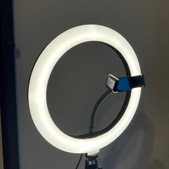 【取引先決定】LEDリングライト付きスマホ三脚スタンドの画像