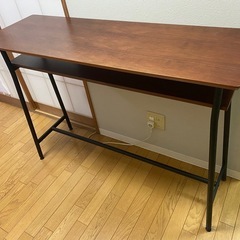 細長いテーブルの画像