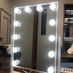 ハリウッドミラー