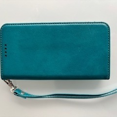 傷や汚れからスマホを保護する手帳型スマホケースの画像
