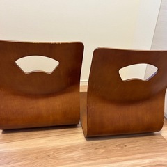 木製の座椅子の画像