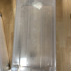 衣装ケース2つで100円の画像