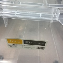 衣装ケース2つで100円の画像