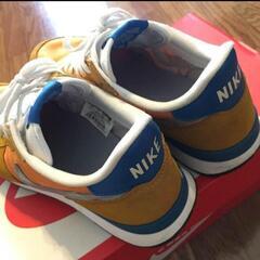 NIKE　ナイキ　インターナショナリスト　貴重なイエローの画像