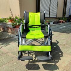 【超美品・未使用に近い】車椅子 車いす ノーパンクタイヤ 軽量 折り畳み 自走式車椅子 介助兼用 メッシュシート 車イス CUKY-870 フレッシュグリーン 痛くならない～す アルミ製車椅子 1年保証 背シートの張り調整 座面の張り調整 身体にフィット 介護：ケンクルの画像