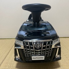 おもちゃの車の画像