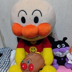 特大小物入れ付きアンパンマン＆キャラクターぬいぐるみ3個の画像