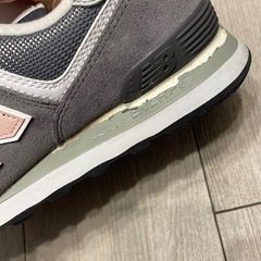 ニューバランス スニーカーの画像