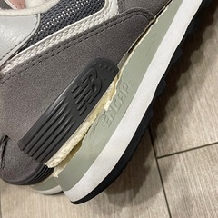 ニューバランス スニーカーの画像