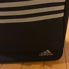 アディダス　保冷バッグ　買い物やレジャーに！の画像