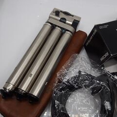 NIKOMAT ソフトケース　CANON　アングルファインダー　三脚　他　カメラアクセサリーまとめの画像