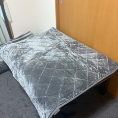 1シーズン使用のみ　夏はテーブル　冬はコタツ
の画像