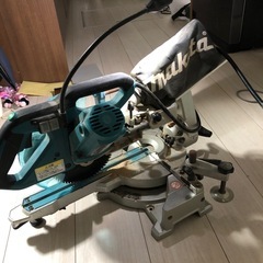 激安makita 卓上スライドマルノコの画像