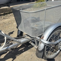 大人用三輪自転車の画像