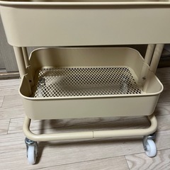 【受付終了】急募 27日取引希望！！キャスター付きワゴンの画像