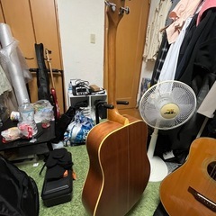 アコースティックギターおそらく教材用のAria製の画像