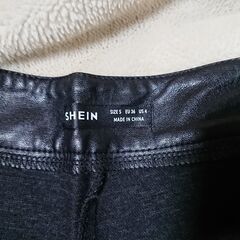 □　SHEIN 　レディース　　ブラック ショートパンツ　　SIZE S　　EU 36 　US ４の画像