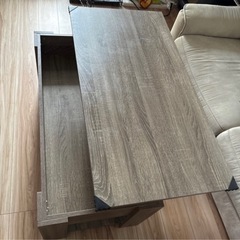 昇降式テーブル　集成材
の画像
