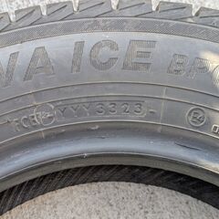 極上２０２３年ヨコハマ冬タイヤ工賃込み１４５／８０Ｒ１３　４本セットの画像